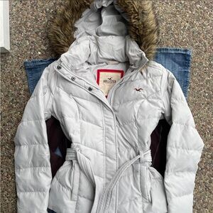 Hollister Light Gray Quilted Belted Puffer Coat